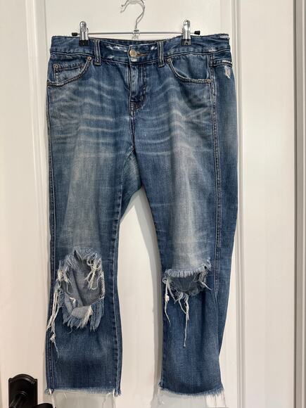 MSRP $128 We The Free Distressed Cropped Straight Denim Size 27 SAME DAY SHIP - Picture 5 of 8